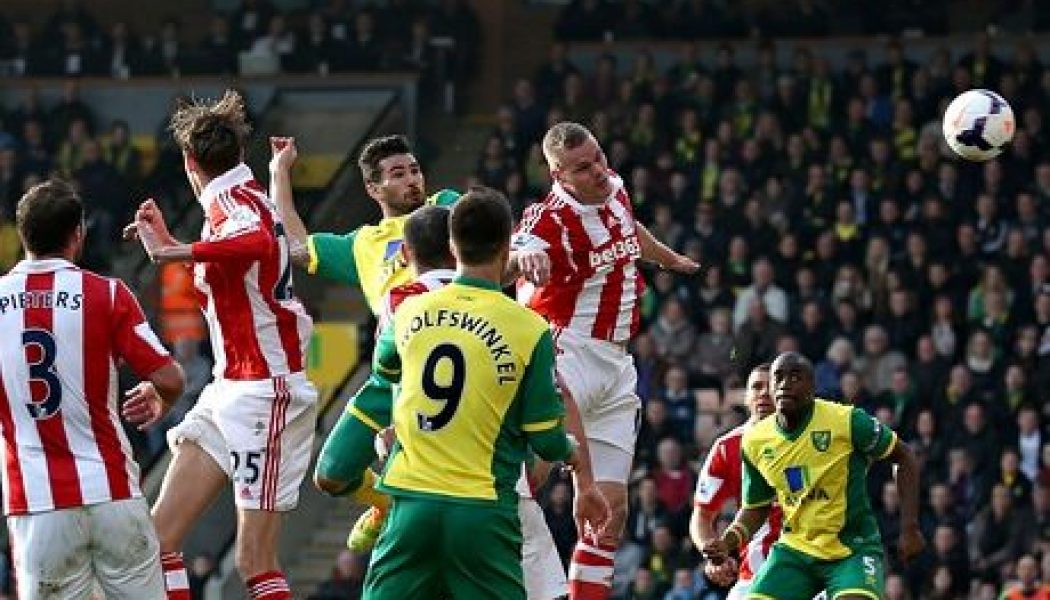 10-man Stoke City hang on for a point at Norwich