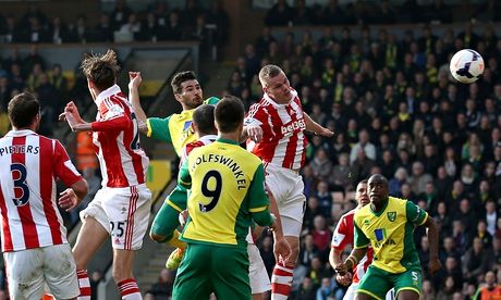 10-man Stoke City hang on for a point at Norwich